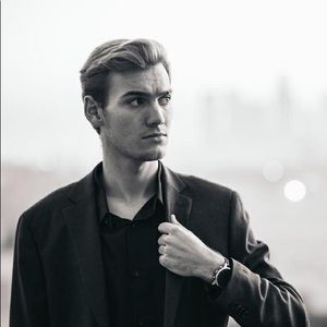 Meet your Posher, Carl